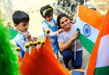 प्रजासत्ताक दिनाचे सोहळे आजूबाजूच्या परिसरात, शाळांमध्ये आणि सार्वजनिक ठिकाणी पसरतात. पुणे बातम्या