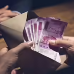 प्रकरण सोडवण्यासाठी एक लाख रुपयांची लाच मागितल्याप्रकरणी पुण्यातील उपनिरीक्षकावर एसीबीने गुन्हा दाखल केला आहे