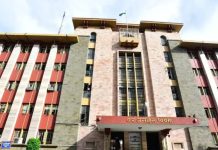 बेकायदा फलकांना आळा घालण्यासाठी पीएमसी होर्डिंग्जवर अनिवार्य QR कोड लागू करणार, उल्लंघन करणाऱ्यांवर कारवाईचा इशारा